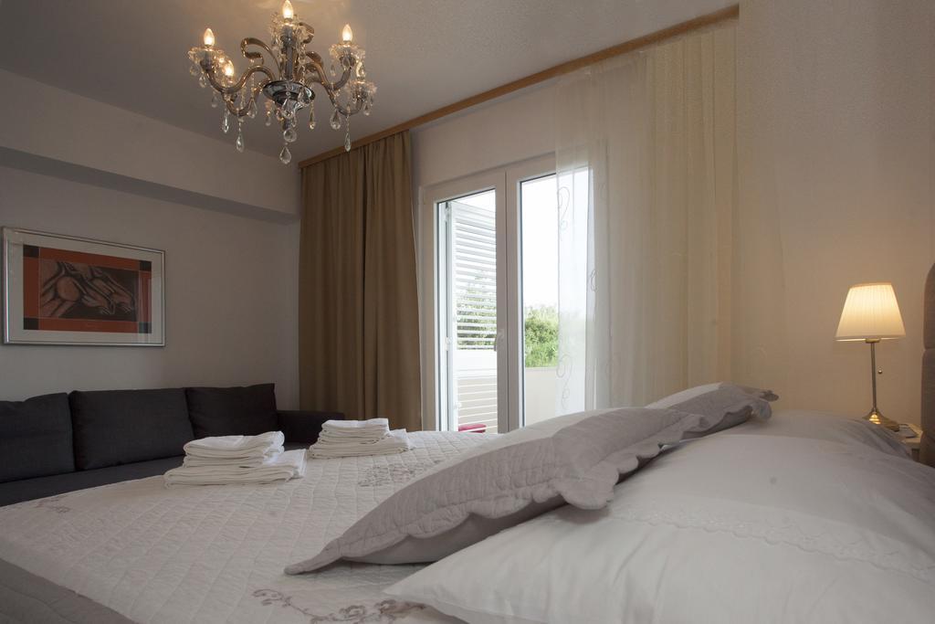 Apartment Spartium Podstrana Esterno foto