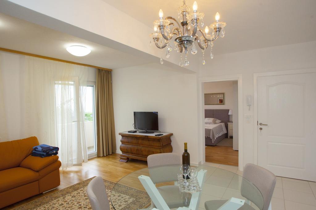 Apartment Spartium Podstrana Esterno foto