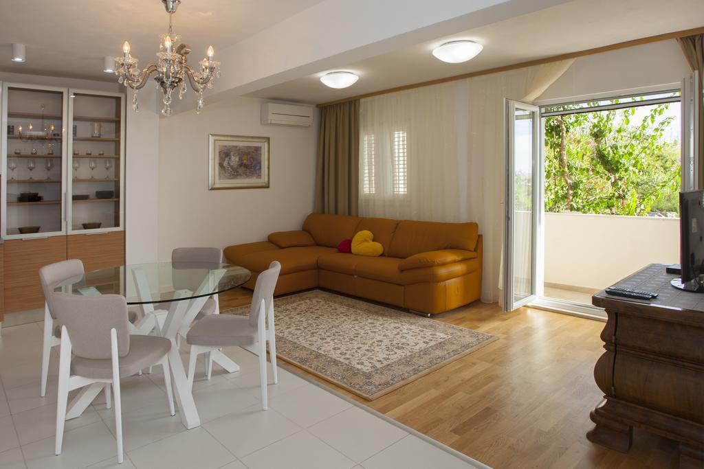 Apartment Spartium Podstrana Esterno foto