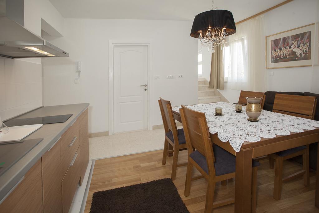 Apartment Spartium Podstrana Esterno foto